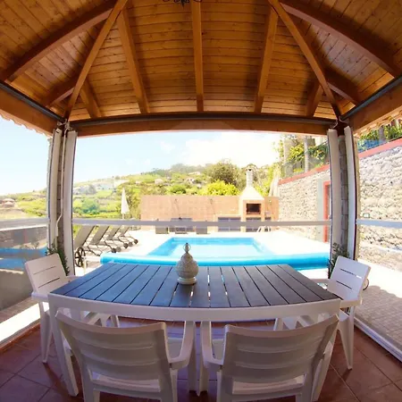 Casa Da Rainha Bungallow Estreito Da Calheta Exterior photo