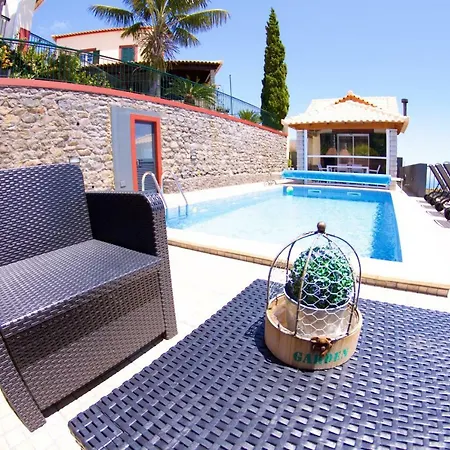 Casa Da Rainha Bungallow Estreito Da Calheta Exterior photo
