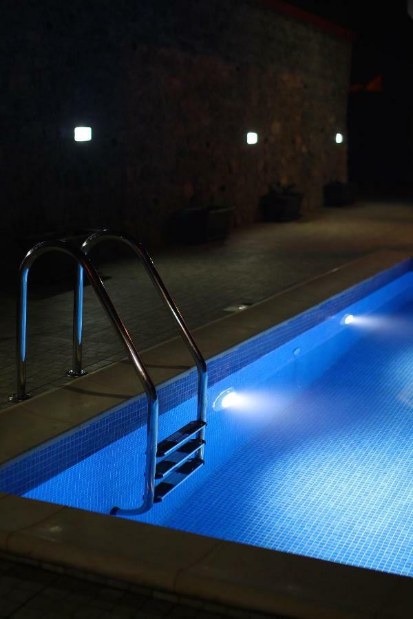 Casa Da Rainha Bungallow Holiday home Estreito Da Calheta